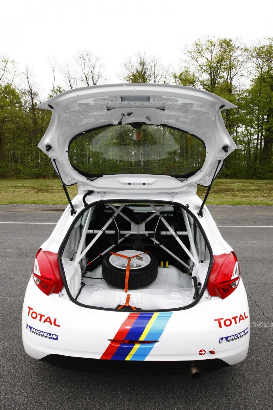  Peugeot 208 R2 Rally Car 2012 года  (фото 7 из 41)